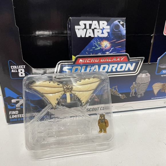Star Wars Micro Galaxy Squadron Series 4 Ewok & Hang Glider - Picture 1 of 2